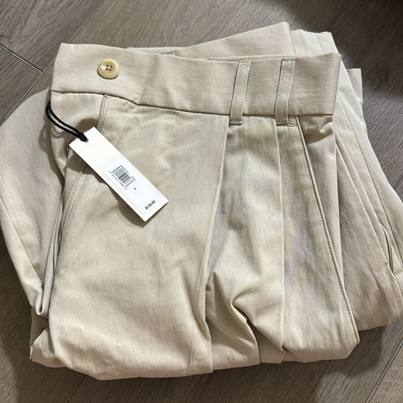 NWT! Banana Republic Avila Barrel-Leg Pant - Multiple - Picture 4 of 5